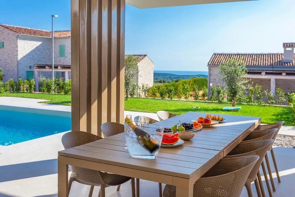Design Villa Emily White Near Rovinj 발 0*,