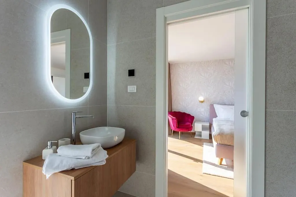 Design Villa Emily White Near Rovinj 발