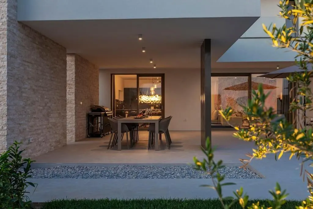Design Villa Emily White Near Rovinj 발 0*,  크로아티아