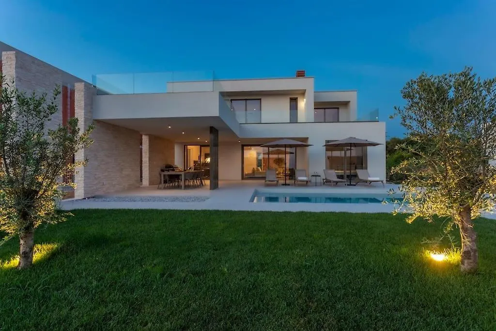 Design Villa Emily White Near Rovinj Bale